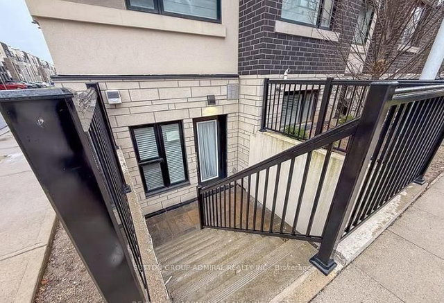 817 - 1133 Cooke Boulevard N