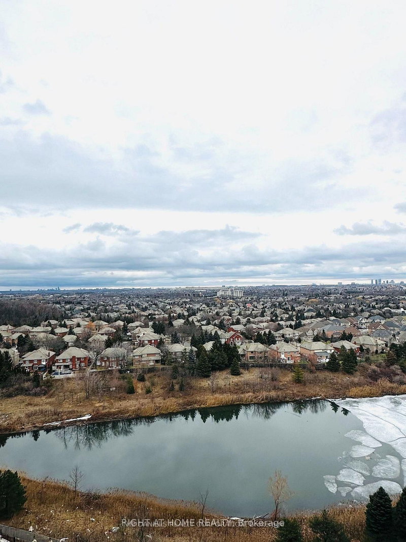 home for lease on 1406-2485 Eglinton Avenue W