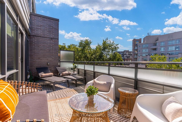 527 - 38 Howard Park Avenue