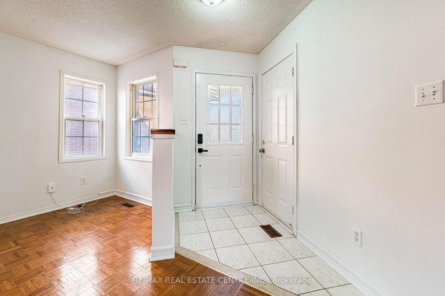 35 Twisted Oak Street