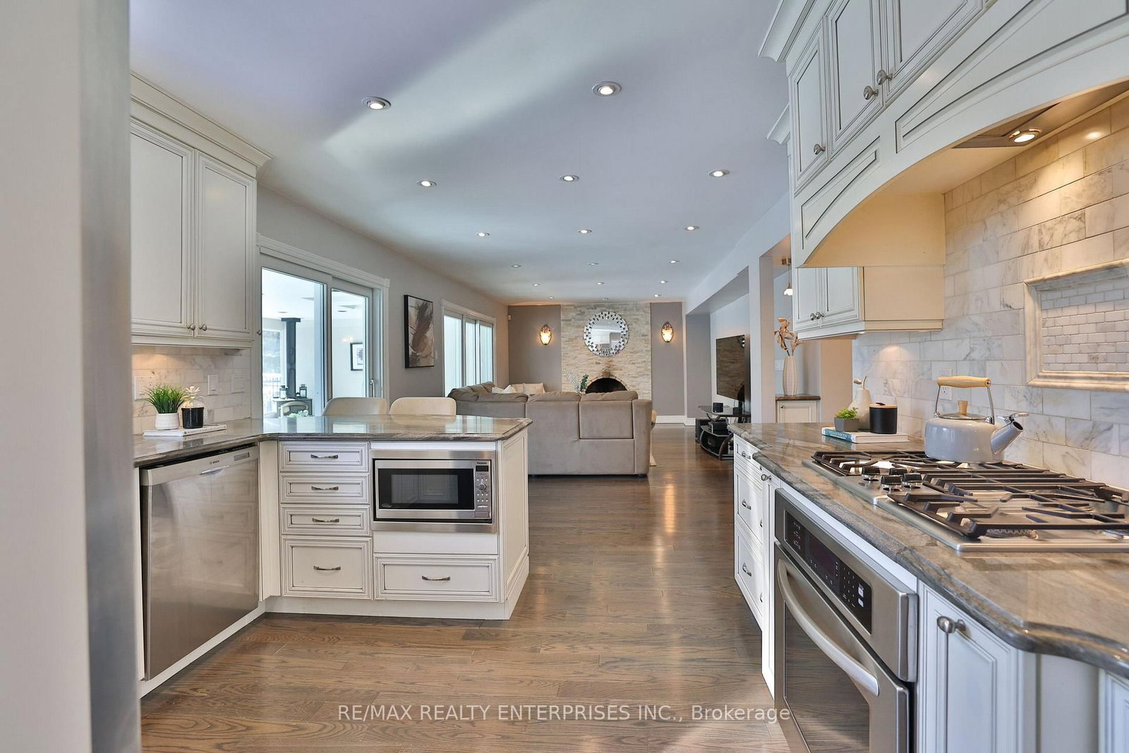 208 Mineola Road W • Mississauga, ON photo 12