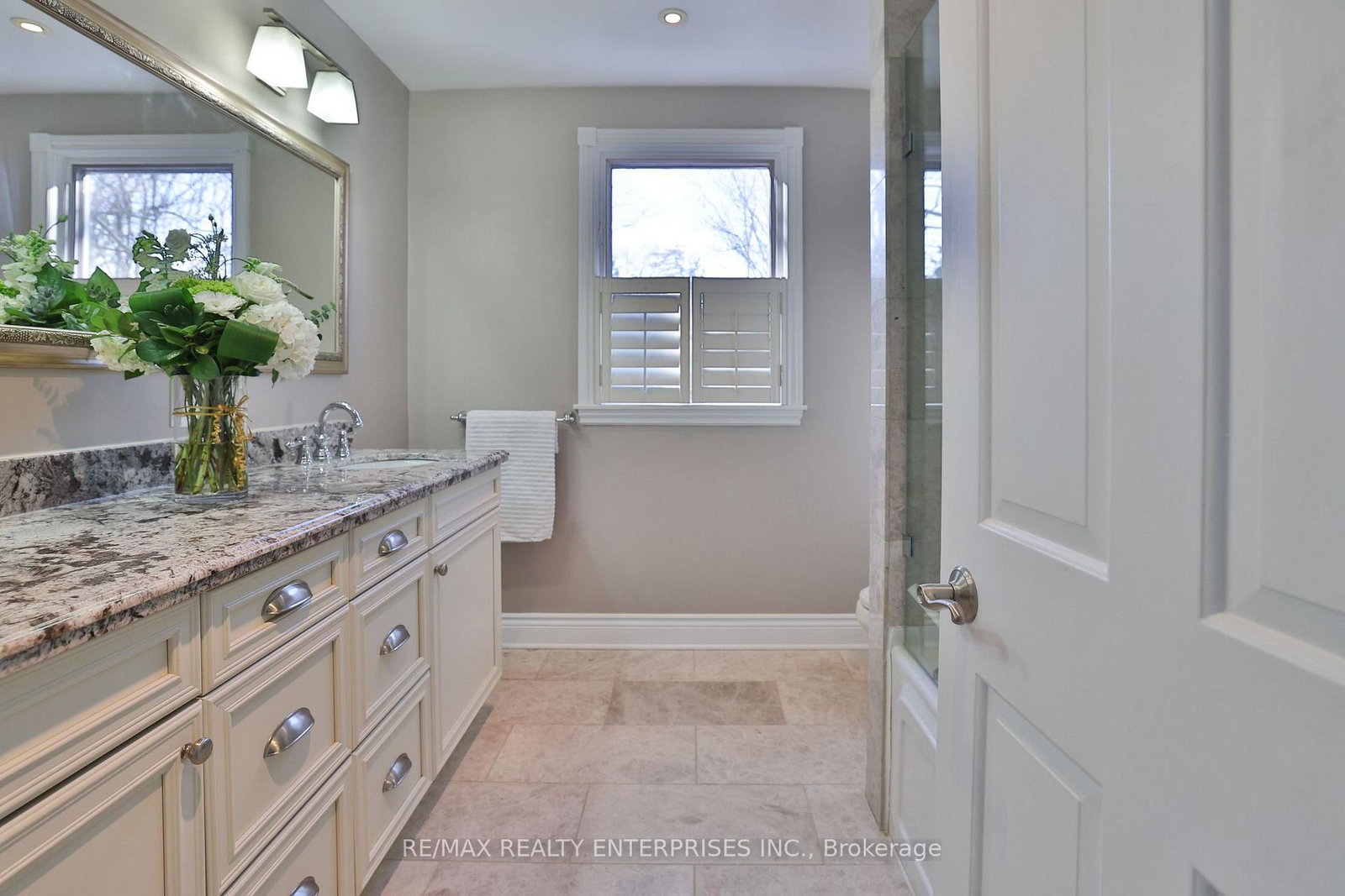 208 Mineola Road W • Mississauga, ON photo 31