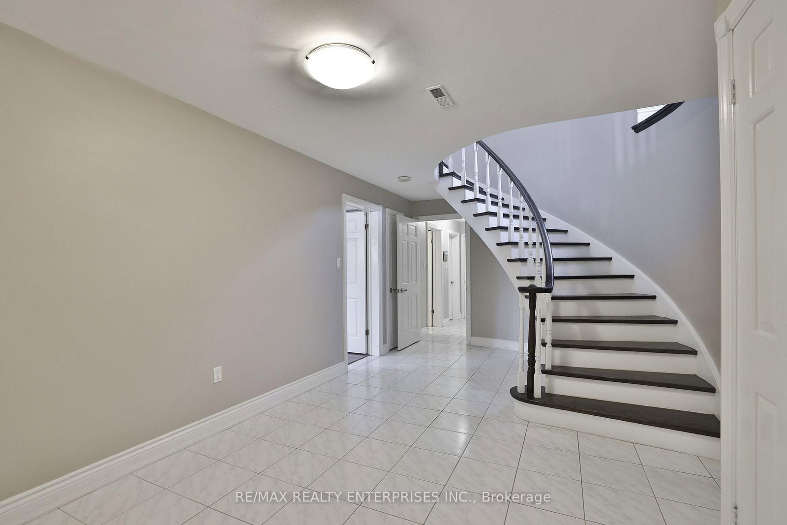 208 Mineola Road W • Mississauga, ON photo 35