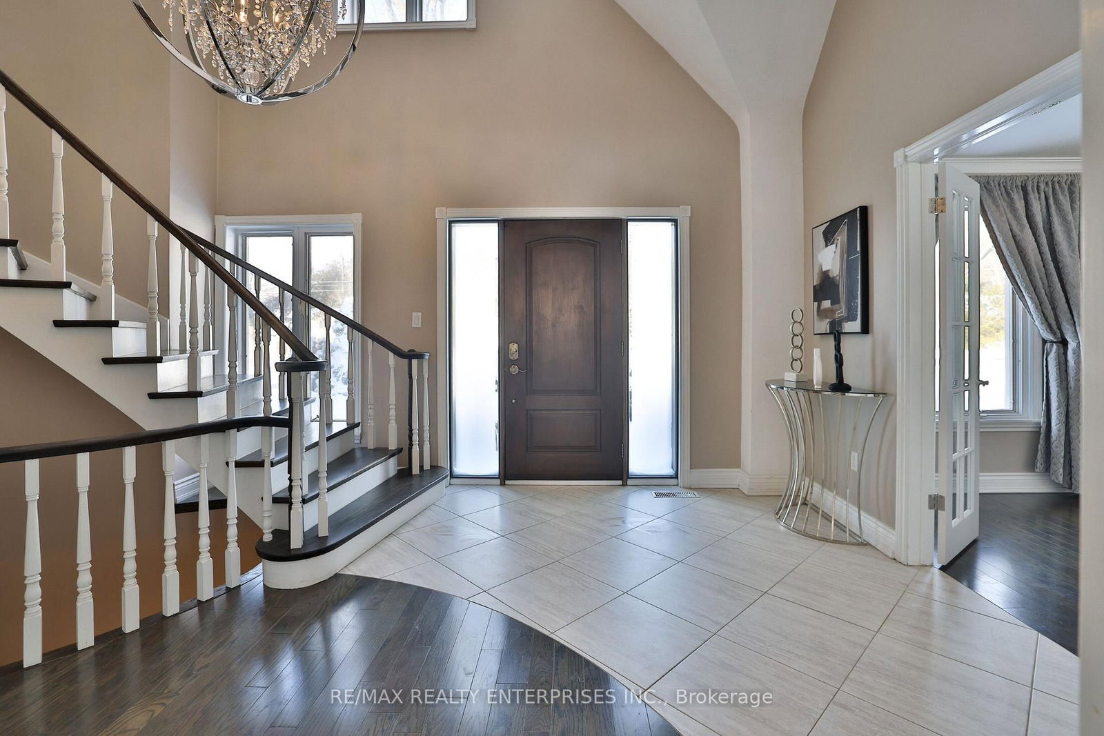 208 Mineola Road W • Mississauga, ON photo 7