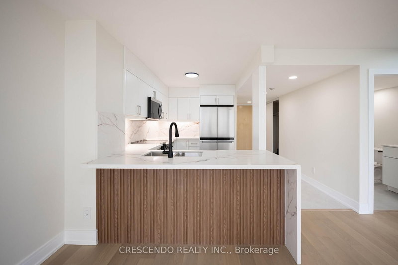 home for lease on 1006-50 Eglinton Avenue W