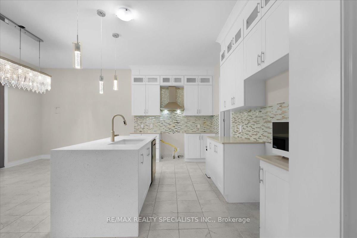2 Ash Hill Avenue • Caledon, ON photo 13