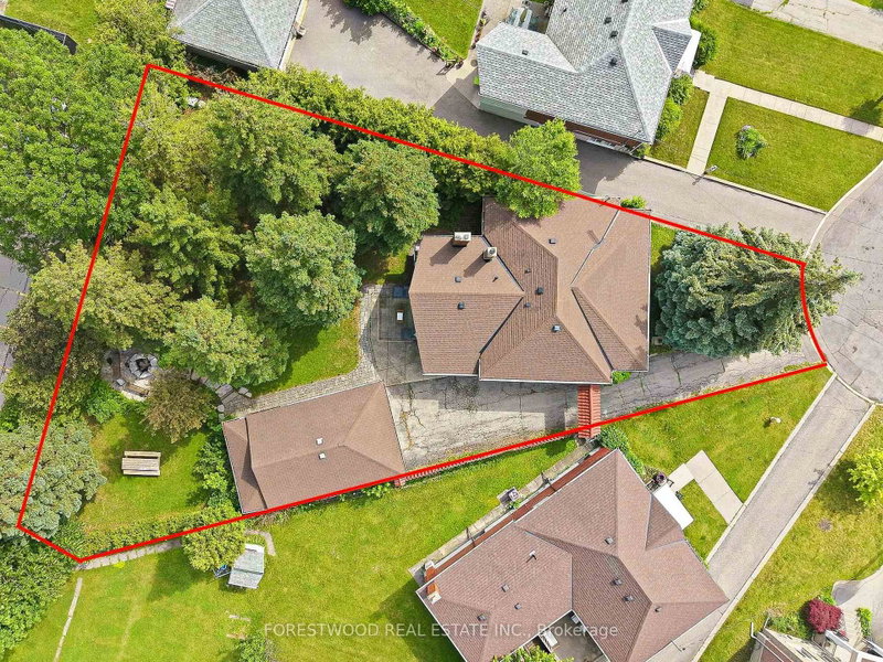 16 Enid Crescent