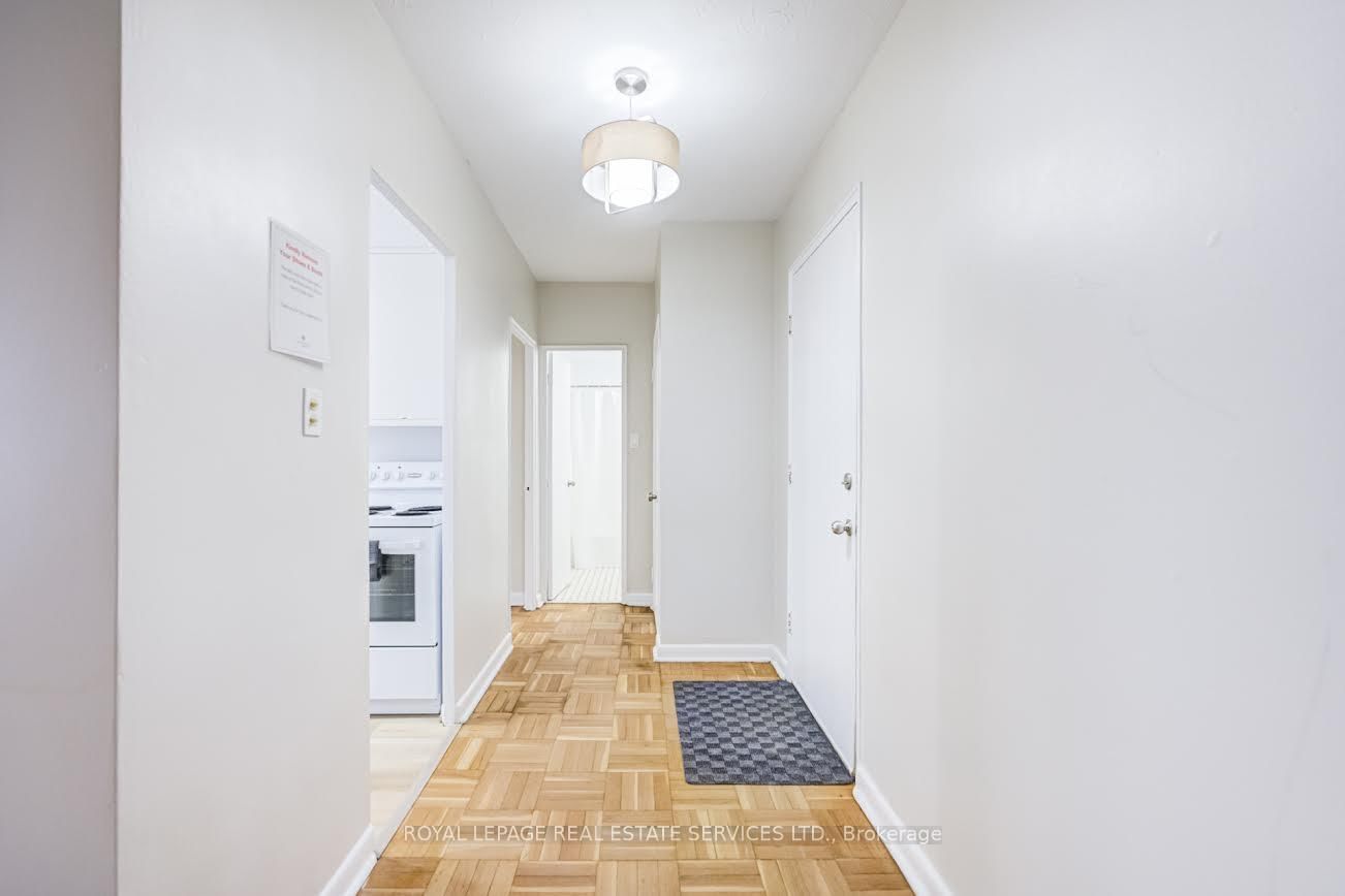 202-101 Coe Hill Drive, Toronto, ON, photo 4