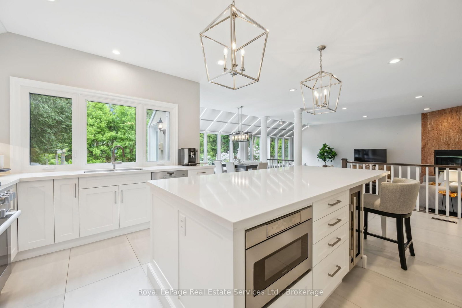 480 CHARTWELL Road • Oakville, ON photo 10