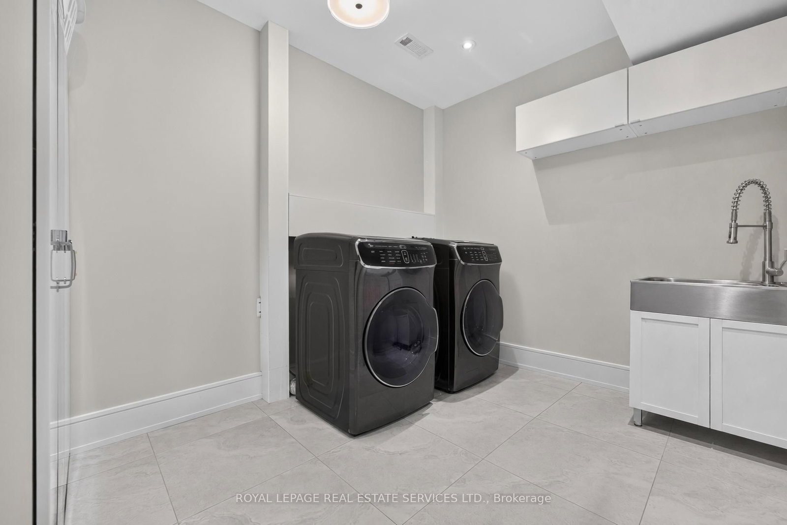 1568 Broadmoor Ave, Mississauga, view 38