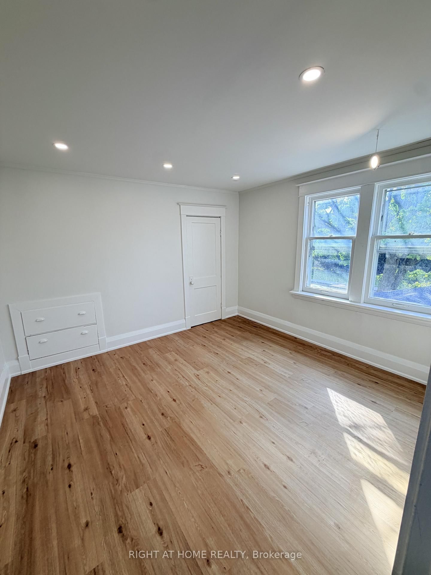 223 W Queen Street • Brampton, ON photo 13