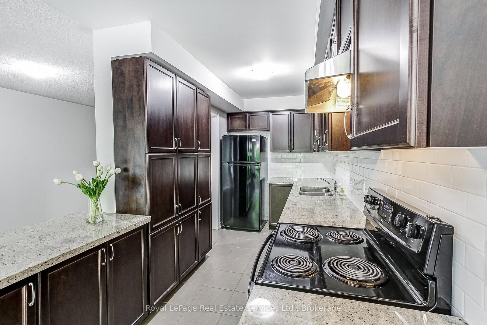 233 Duskywing Way • #22 • Oakville, ON photo 17