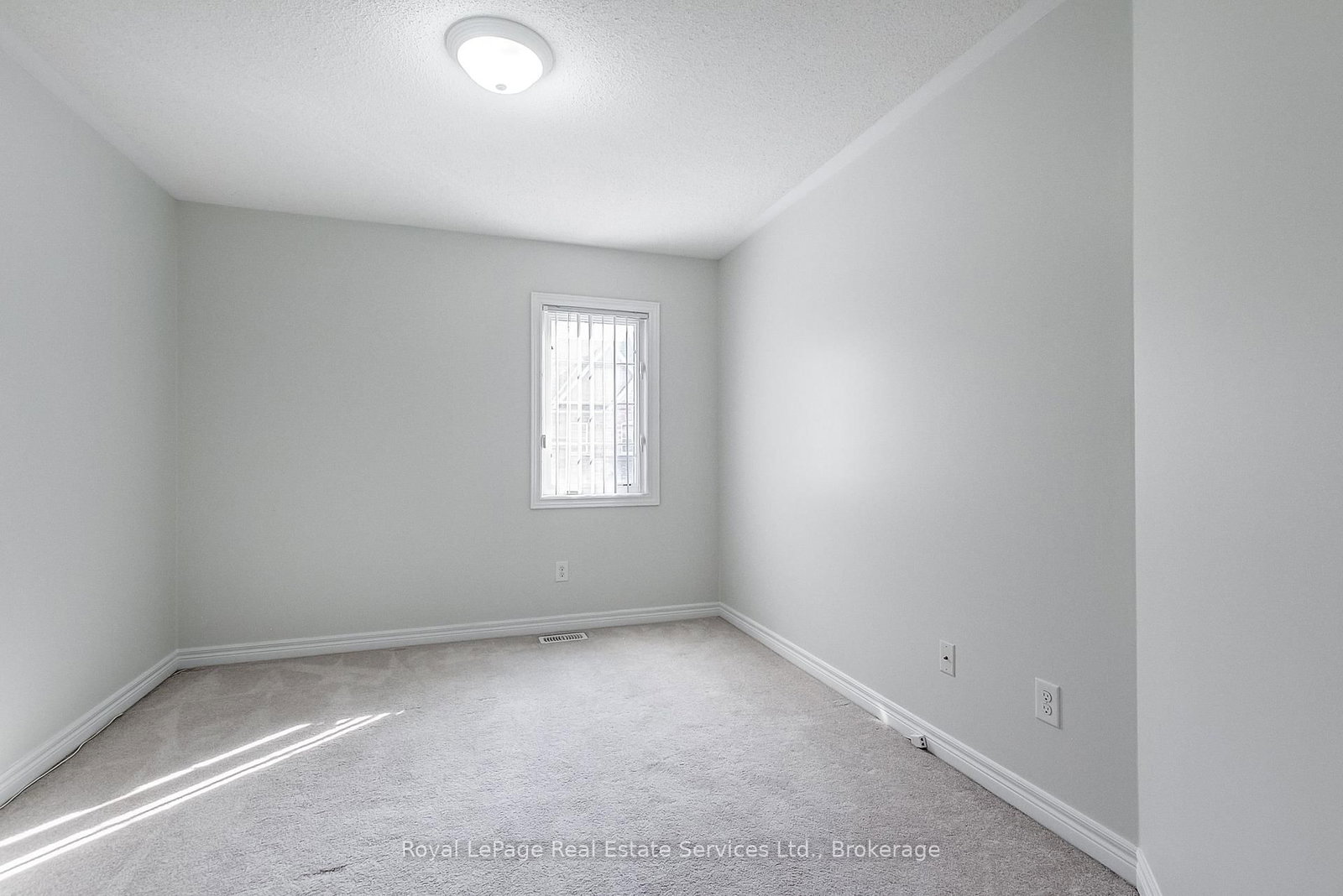 233 Duskywing Way • #22 • Oakville, ON photo 34