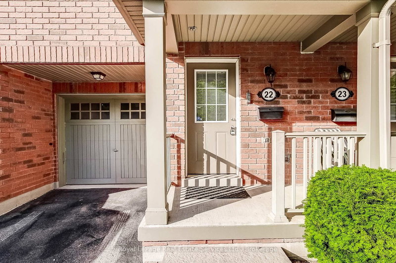 233 Duskywing Oakville,ON L6L 0C5 — Photo 4