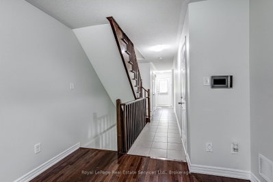 233 Duskywing Way • #22 • Oakville, ON photo 8