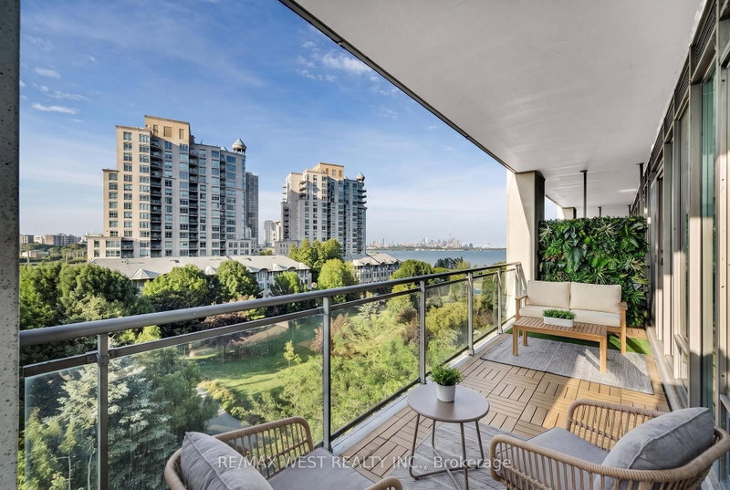604 - 2119 Lake Shore Boulevard W