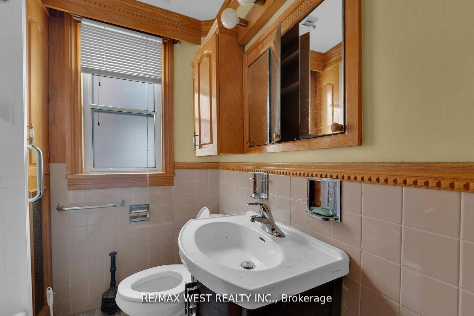 661 Beresford Avenue • Toronto, ON photo 11