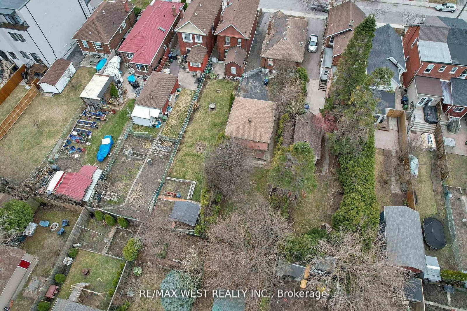661 Beresford Avenue • Toronto, ON photo 25