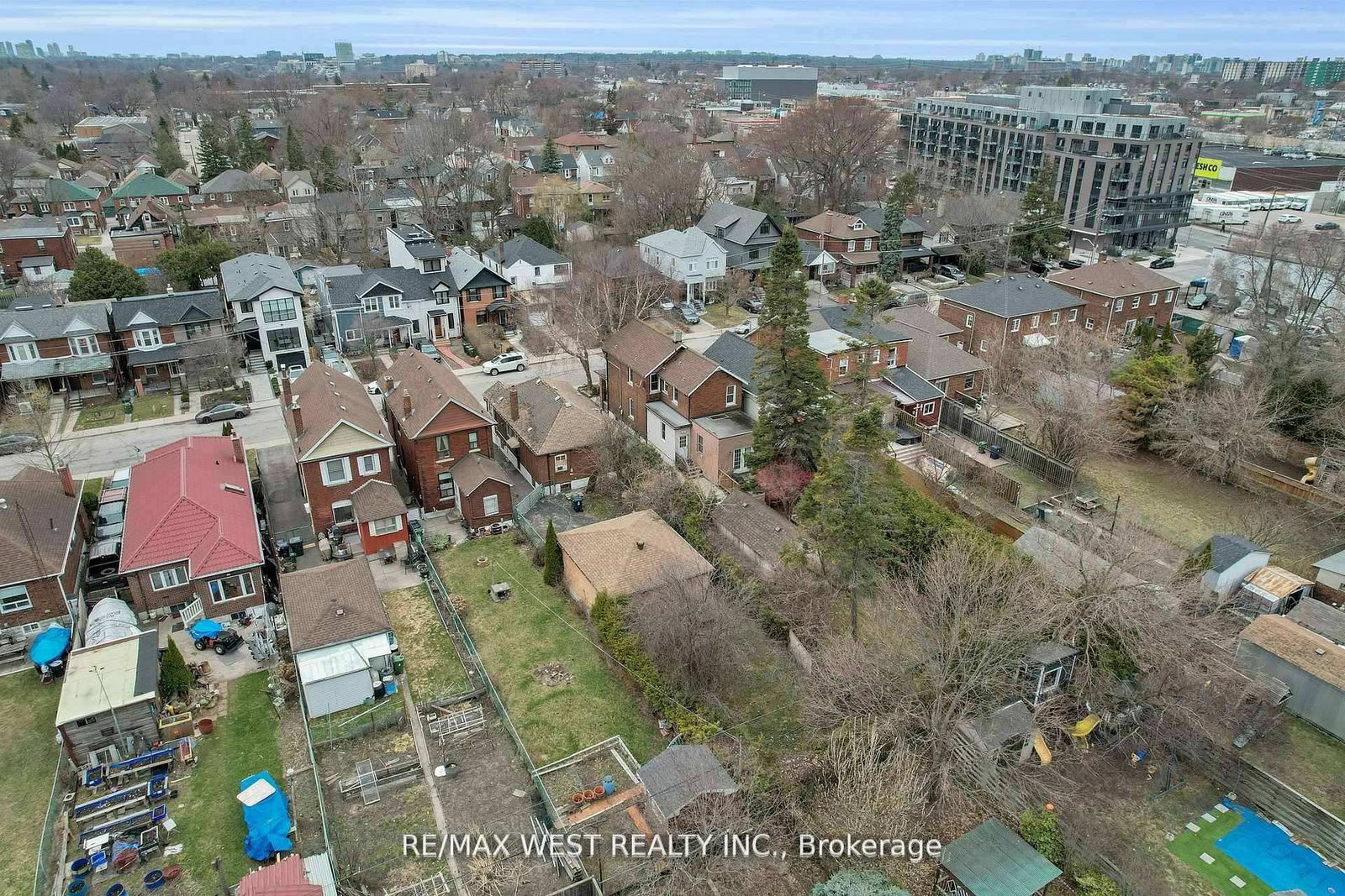 661 Beresford Avenue • Toronto, ON photo 27