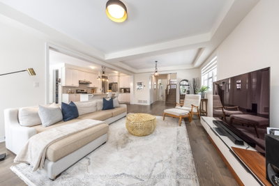 3314 Mintwood Circle • Oakville, ON photo 6