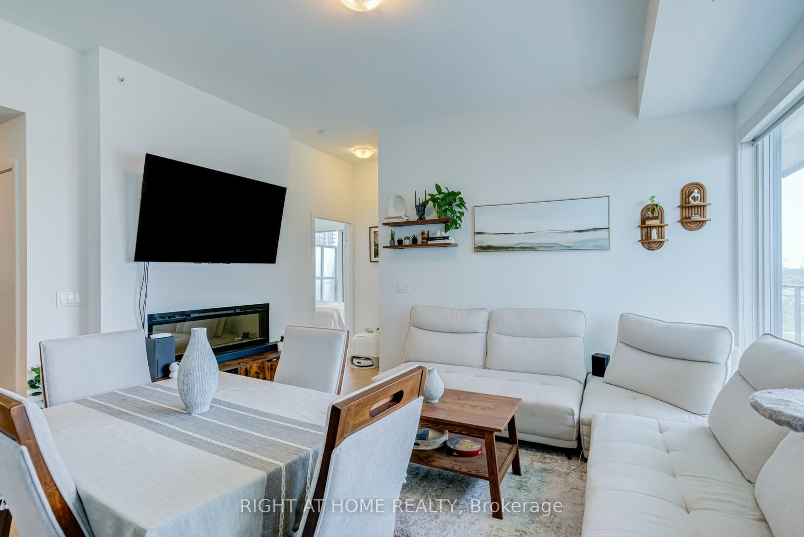 30 Shore Breeze Drive • #1413 • Toronto, ON photo 14