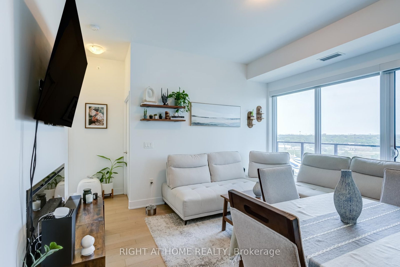 30 Shore Breeze Drive • #1413 • Toronto, ON photo 15