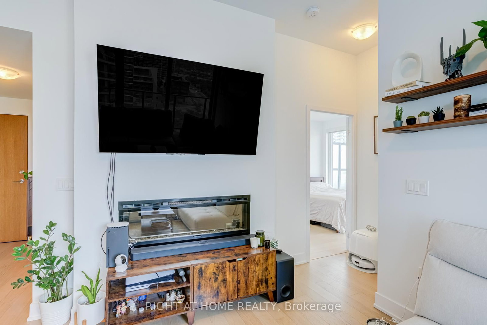 30 Shore Breeze Drive • #1413 • Toronto, ON photo 22
