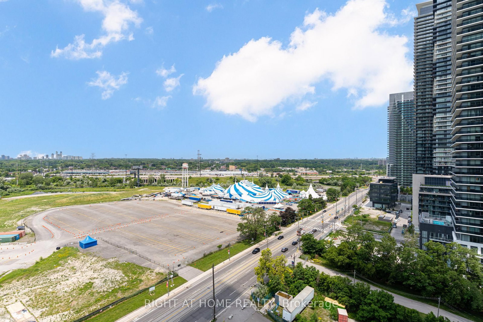 30 Shore Breeze Drive • #1413 • Toronto, ON photo 42