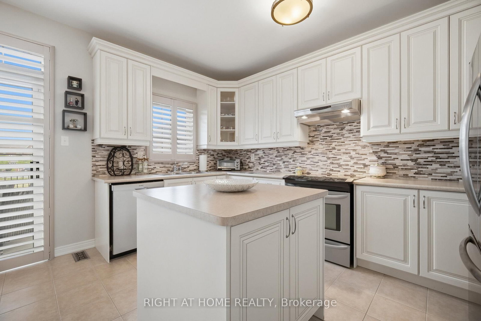 406 Chandler Crescent • Milton, ON photo 11
