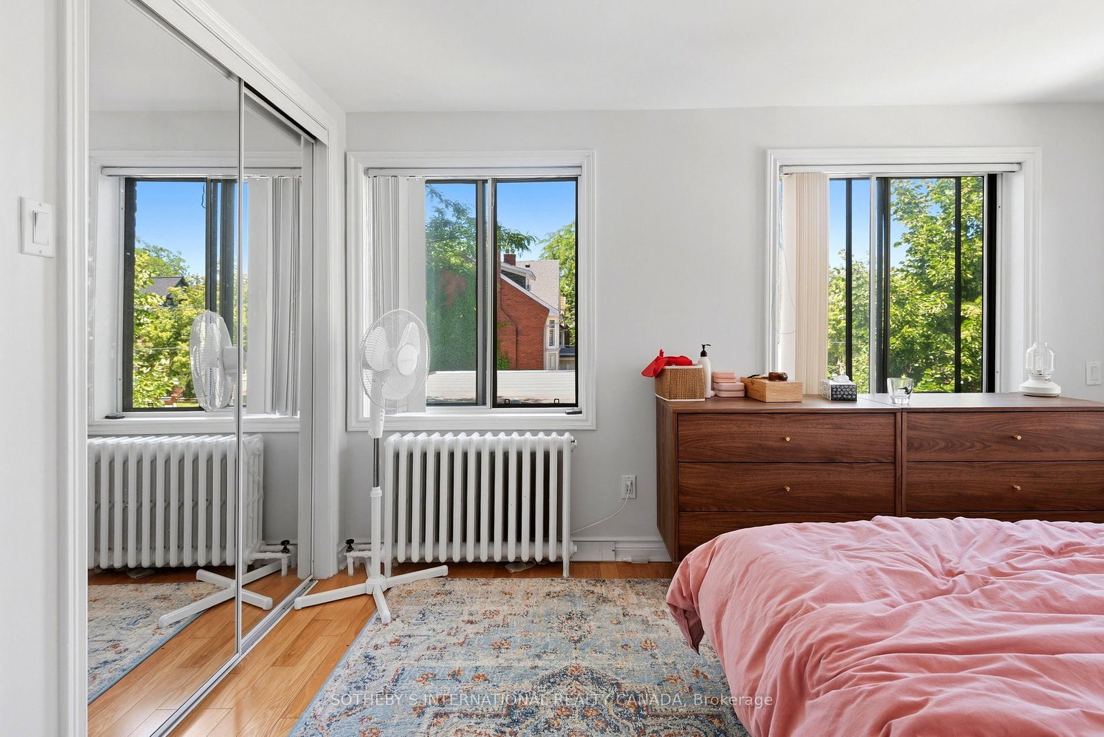 376 Sunnyside Avenue • Toronto, ON photo 11