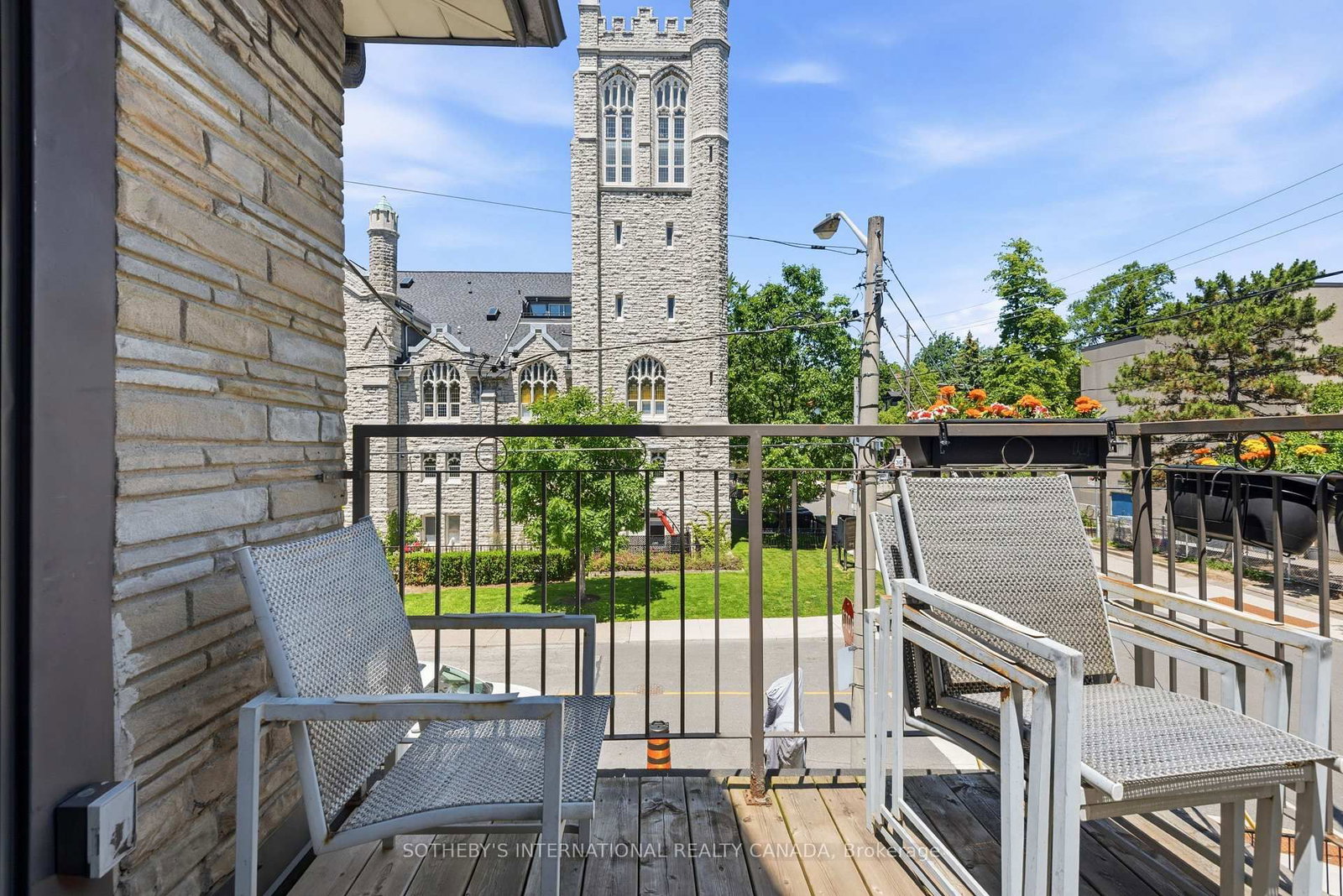 376 Sunnyside Avenue • Toronto, ON photo 12