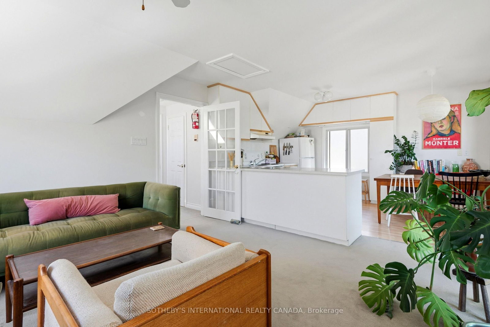 376 Sunnyside Avenue • Toronto, ON photo 17