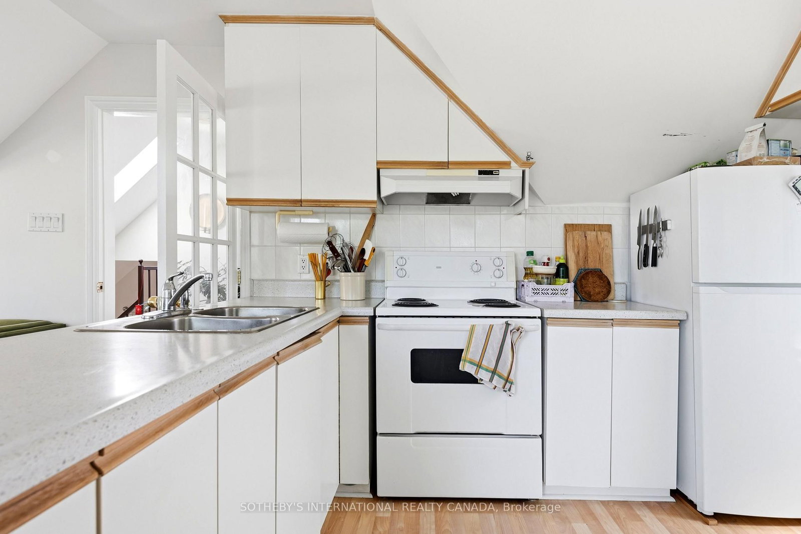 376 Sunnyside Avenue • Toronto, ON photo 19