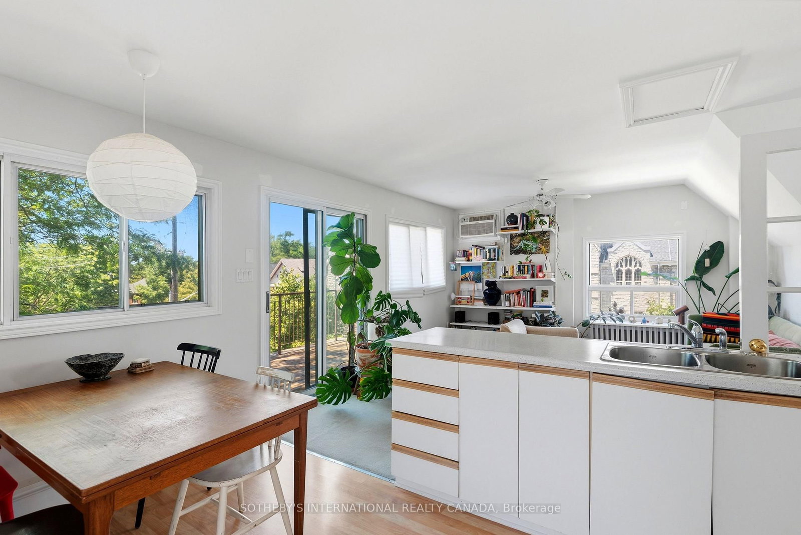 376 Sunnyside Avenue • Toronto, ON photo 20