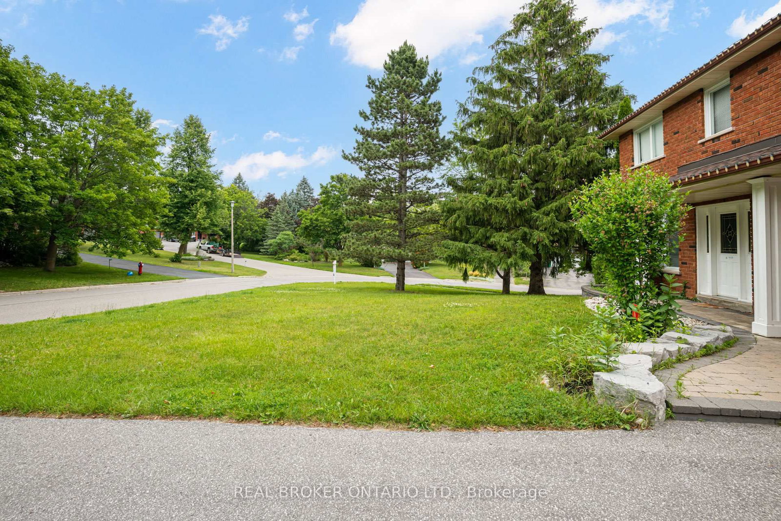 53 Marilyn Street • Caledon, ON photo 3