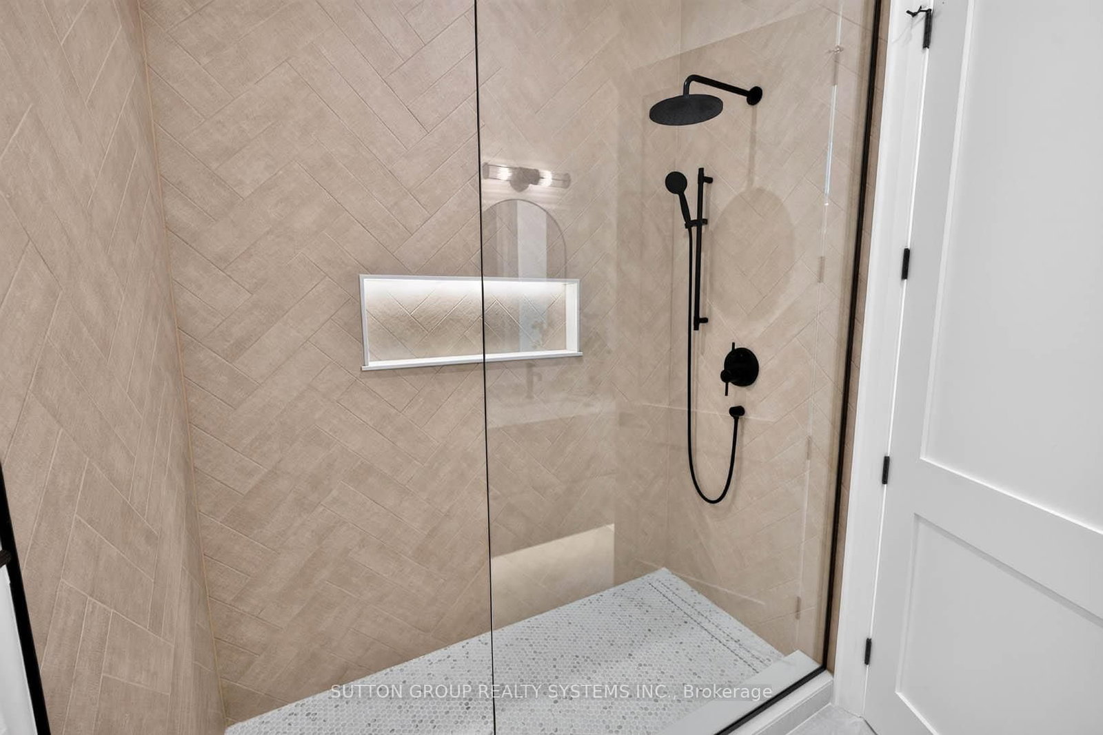 272 Renforth Drive • Toronto, ON photo 39
