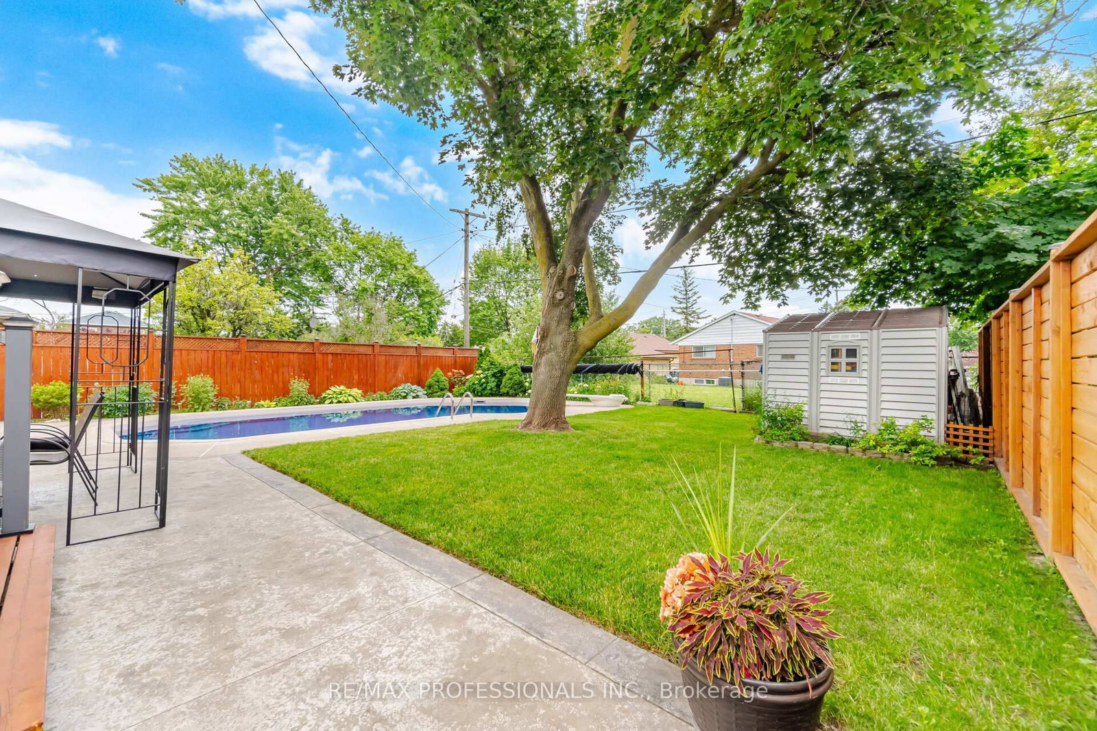 9 Tynevale Drive • Toronto, ON photo 38