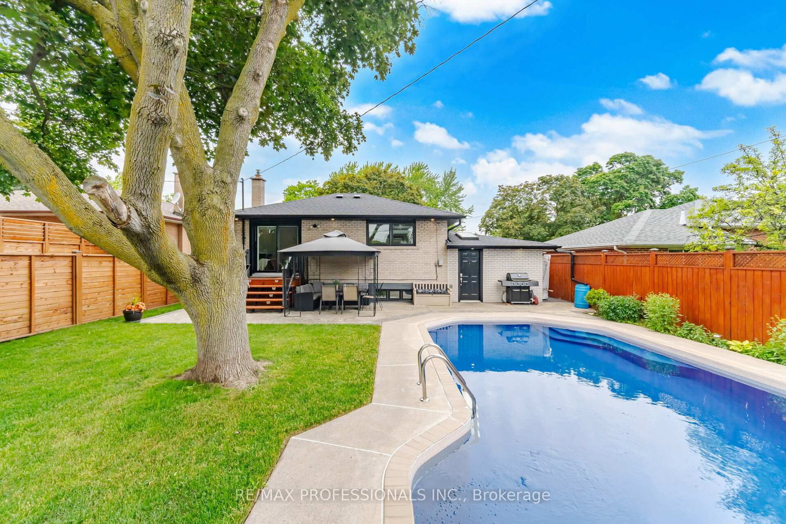 9 Tynevale Drive • Toronto, ON photo 42