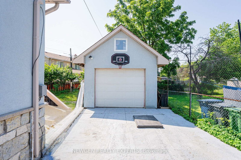 11 Benway Drive