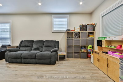 90 Mill Brampton,ON L6Y 1T2 — Photo 11