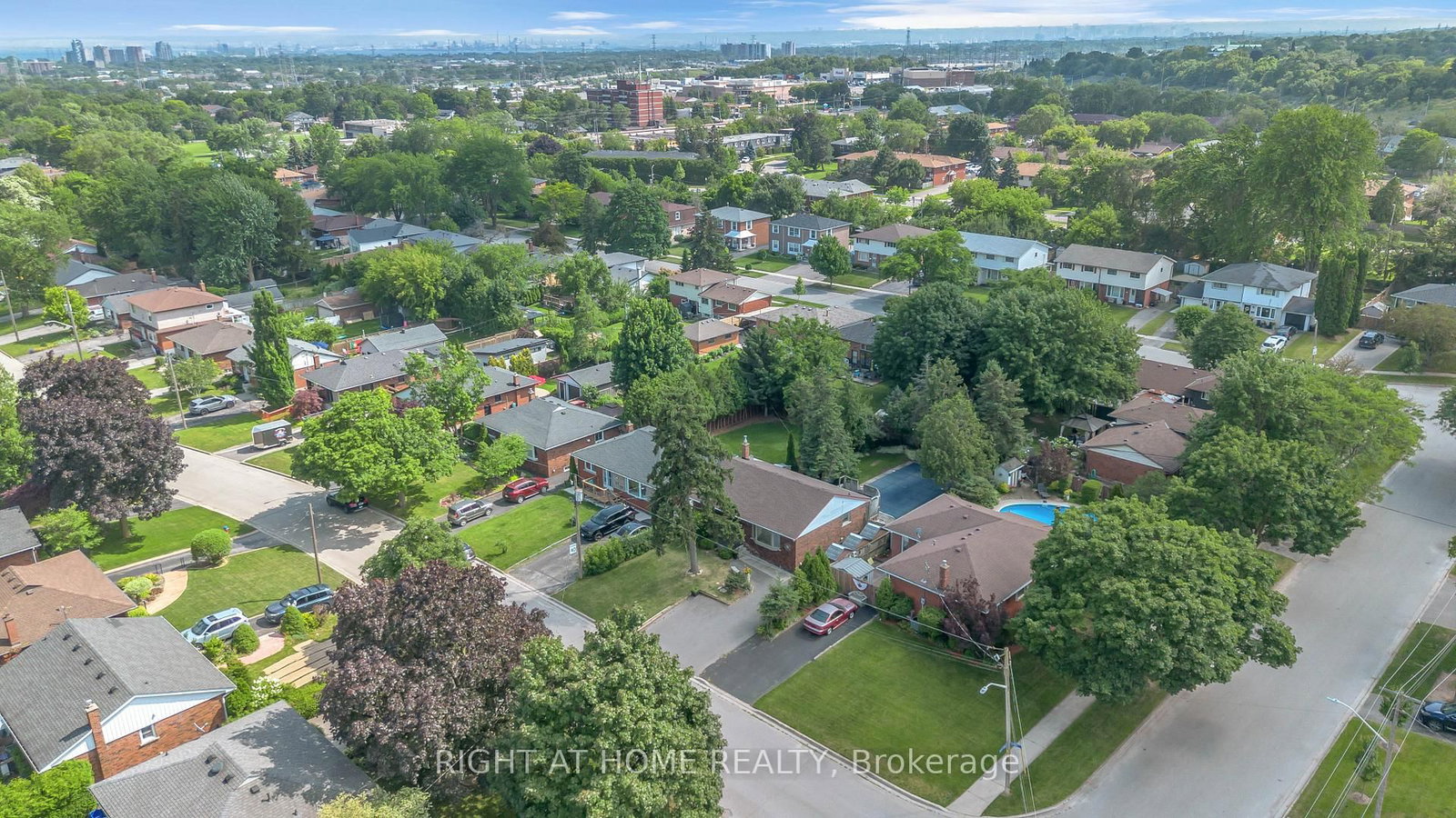 1404 Bunnell Drive • Burlington, ON photo 38