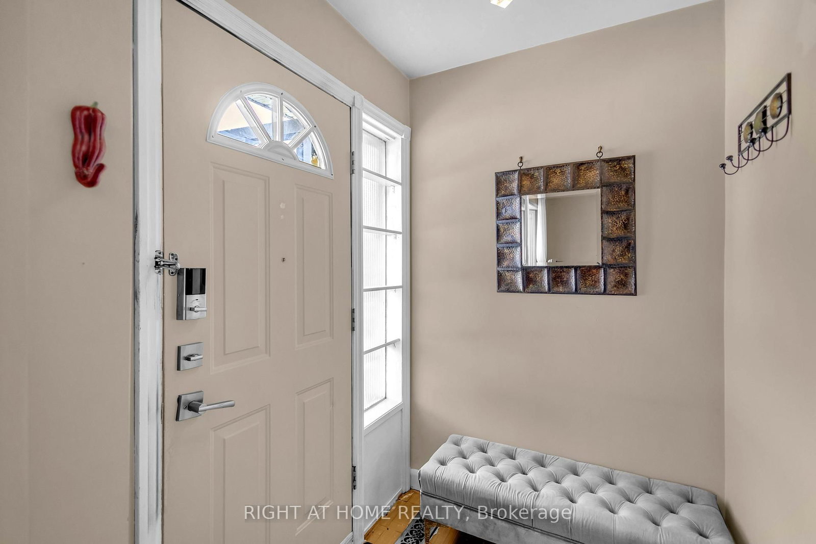 1404 Bunnell Drive • Burlington, ON photo 6