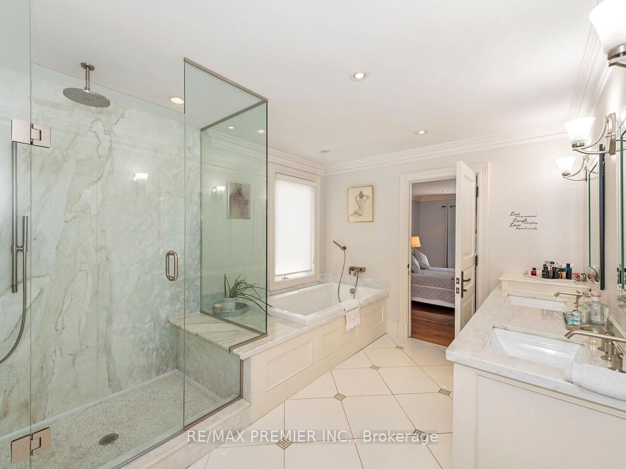 35 Yorkdale Crescent • Toronto, ON photo 24