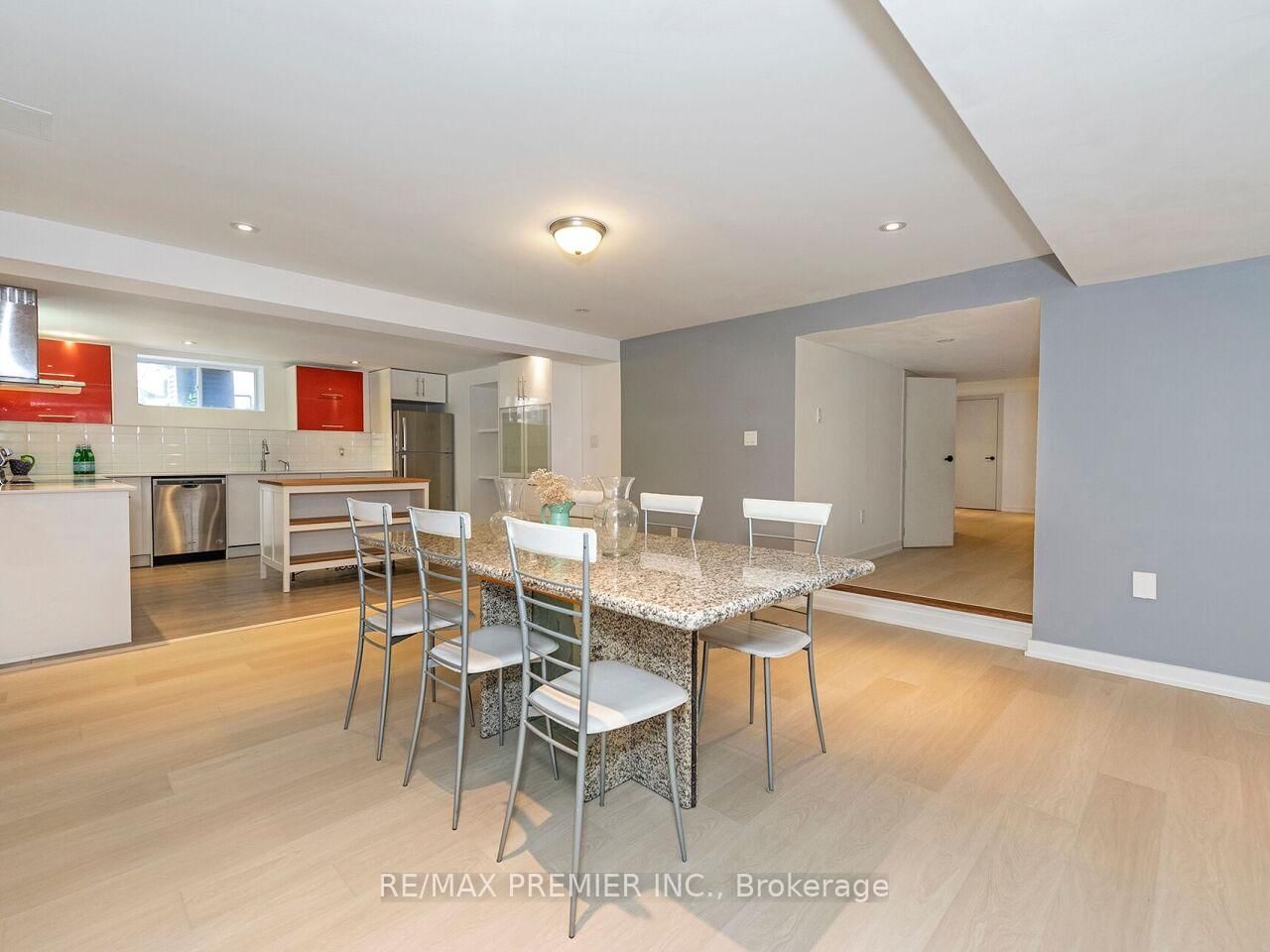 35 Yorkdale Crescent • Toronto, ON photo 36