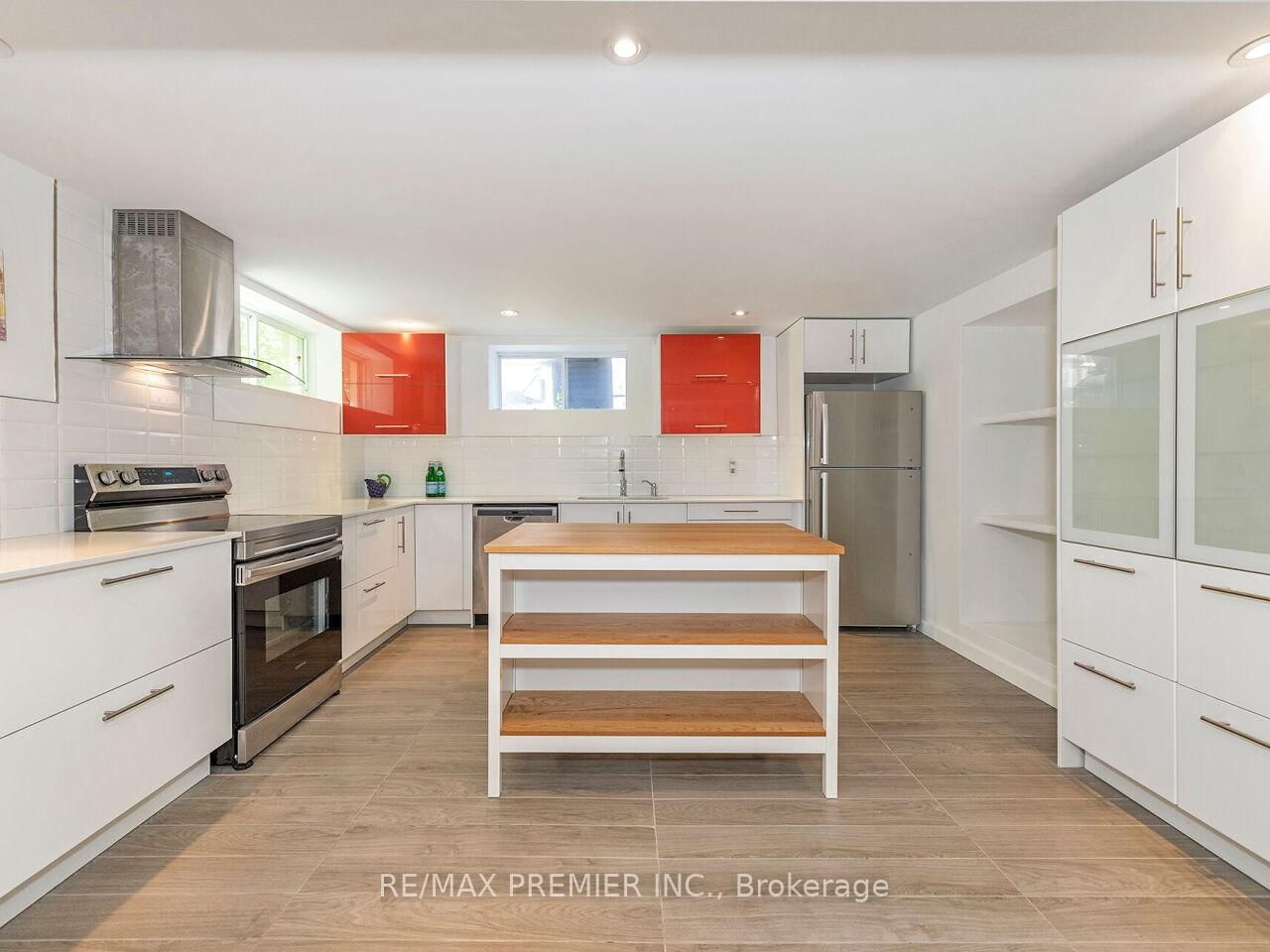 35 Yorkdale Crescent • Toronto, ON photo 37