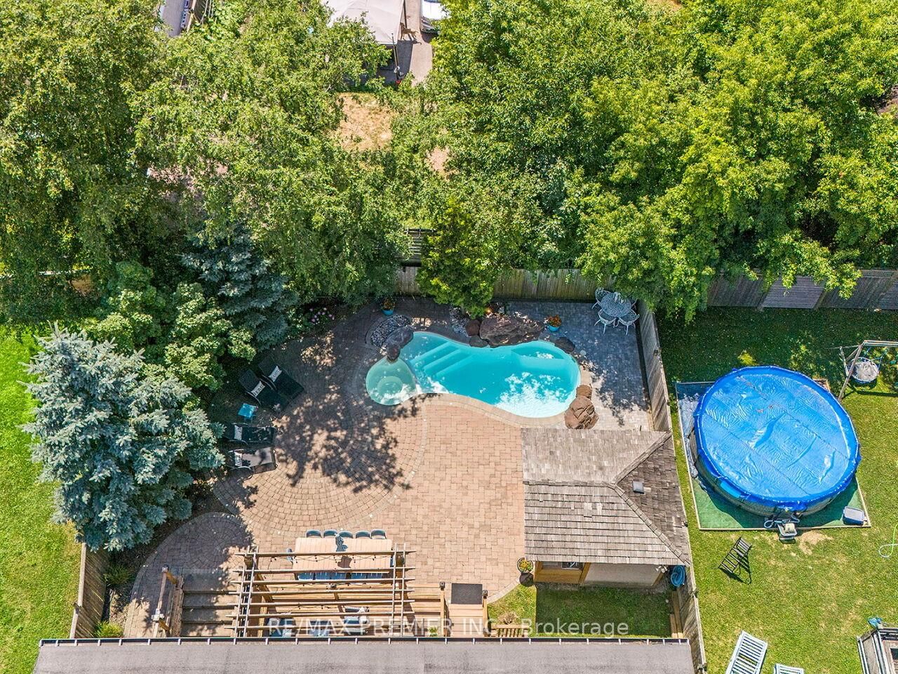 35 Yorkdale Crescent • Toronto, ON photo 47