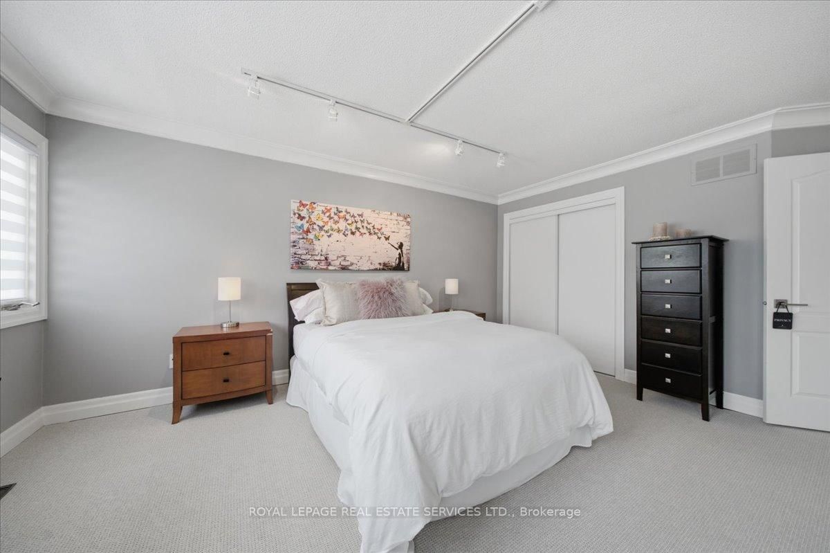 2268 Vista Oak Road • Oakville, ON photo 25
