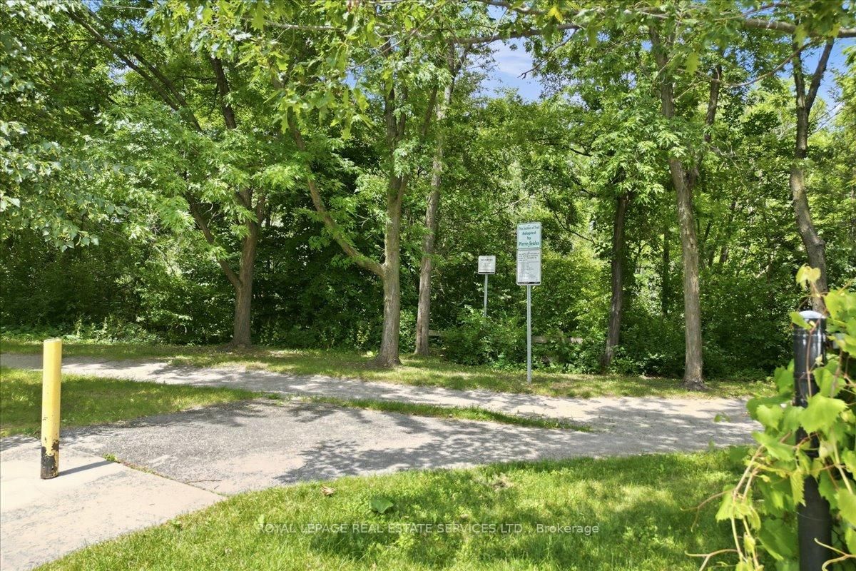 2268 Vista Oak Road • Oakville, ON photo 47