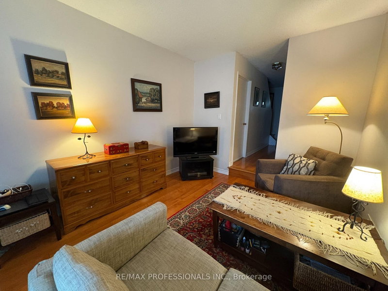 3345 Silverado Mississauga,ON L5A 3Y8 — Photo 8