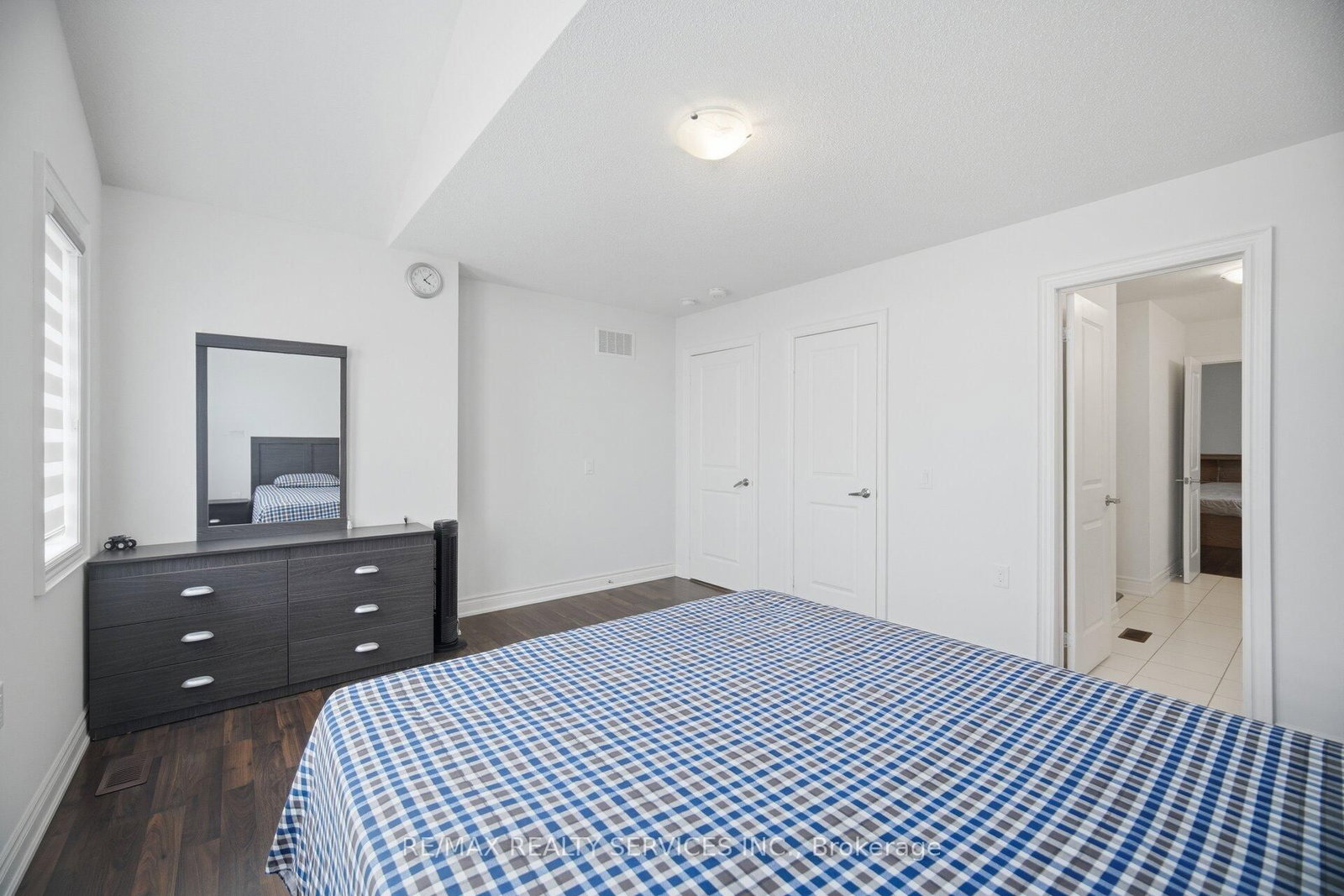 585 Dougall Avenue • Caledon, ON photo 39